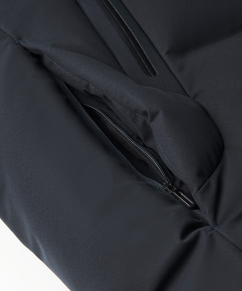 DESCENTE（デサント）の「【DESCENTE ALLTERRAIN】 水沢ダウンOVERSIZED JACKET MOUNTAINEER DAMYGK32U（ダウンジャケット/コート・レディース・ブラック・SMALL/MEDIUM）」の21枚目の写真