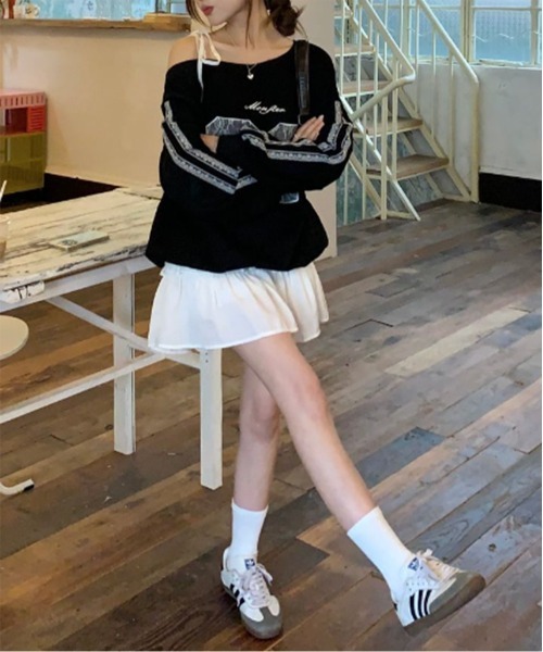 by muni:r（バイ ムニール）の「ラブリーリボンレースアンバランススウェット（スウェット・レディース・ブラック/ホワイト・FREE）」の12枚目の写真