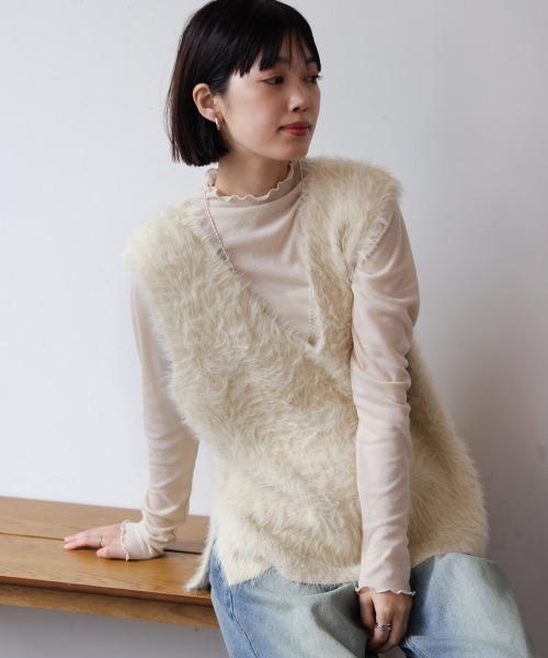 Bou Jeloud(ブージュルード)の「ソウバリシャギーニットベスト(ベスト・レディース・オフホワイト/グレー/ブラック/グレイッシュベージュ・FREE)」の2枚目の写真