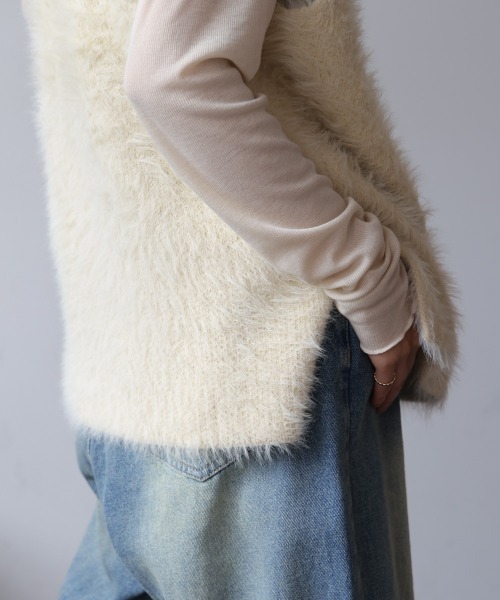 Bou Jeloud(ブージュルード)の「ソウバリシャギーニットベスト(ベスト・レディース・オフホワイト/グレー/ブラック/グレイッシュベージュ・FREE)」の11枚目の写真