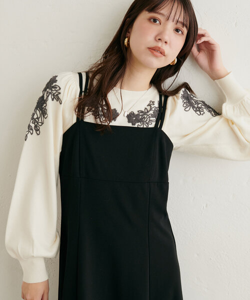 natural couture（ナチュラルクチュール）の「お花モチーフコード刺繍ニット（ニット/セーター・レディース・ライトグレー/チャコールグレー/グレイッシュベージュ/オフホワイト・FREE）」の6枚目の写真