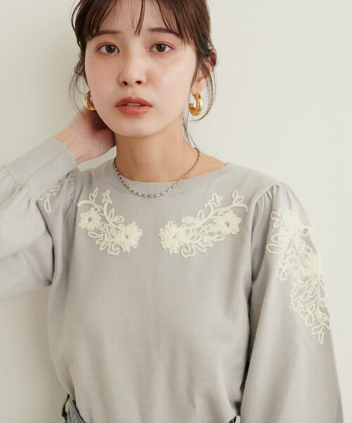 natural couture（ナチュラルクチュール）の「お花モチーフコード刺繍ニット（ニット/セーター・レディース・ライトグレー/チャコールグレー/グレイッシュベージュ/オフホワイト・FREE）」の14枚目の写真