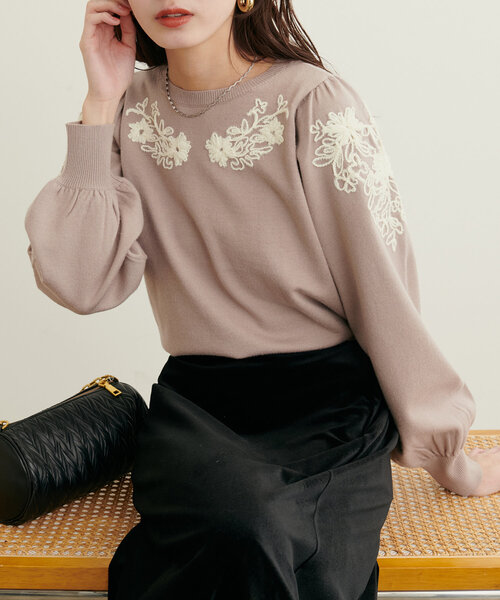natural couture（ナチュラルクチュール）の「お花モチーフコード刺繍ニット（ニット/セーター・レディース・ライトグレー/チャコールグレー/グレイッシュベージュ/オフホワイト・FREE）」の19枚目の写真
