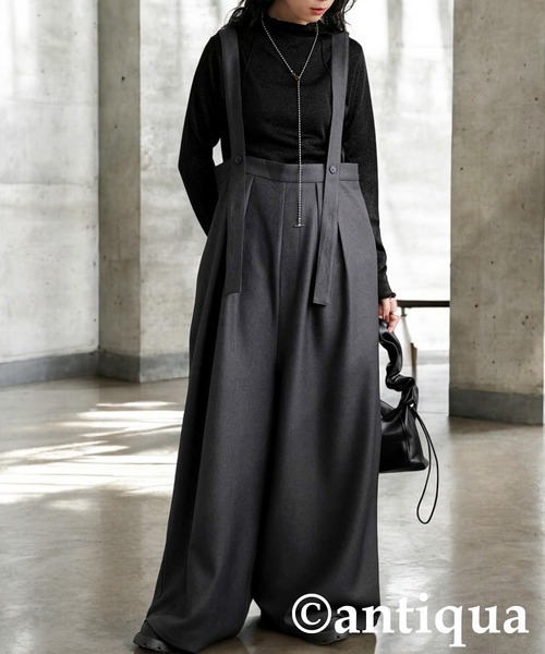 antiqua(アンティカ)の「タックサロペット(サロペット/オーバーオール・レディース・グレー/ブラック・ONESIZE)」の1枚目の写真