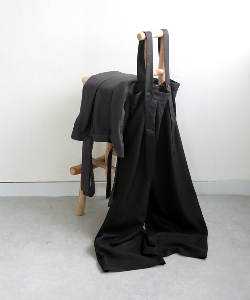 antiqua(アンティカ)の「タックサロペット(サロペット/オーバーオール・レディース・グレー/ブラック・ONESIZE)」の15枚目の写真