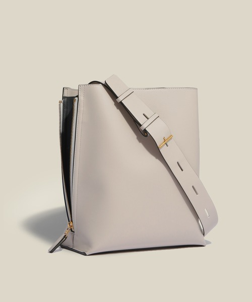 【期間限定】 E'POR】Y BAG Shoulder Medium【軽量】【25AW】（ショルダー バッグ