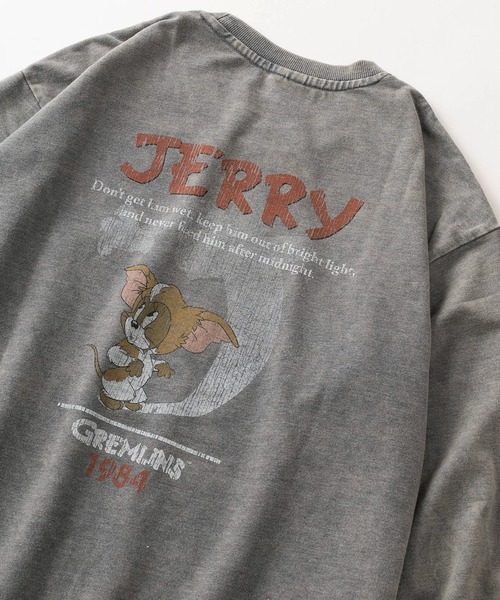 Tom&Jerry(トムアンドジェリー)の「【TOM&JERRY/トムとジェリー】デニム加工 コラボデザイン グレムリン/バットマン/スーパーマン ビッグシルエット クルーネックスウェット/ユニセックス(スウェット・レディース・グレー系1/グレー系3/グレー系2/ブルー系3/グレー系/ブルー系2/ブルー系1/ブルー系・L/M/XL)」の1枚目の写真