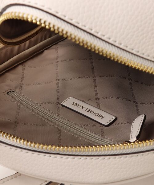 MICHAEL KORS(マイケルコース)の「RHEA ZIP ぺブル レザー バックパック ミディアム(バックパック/リュック・レディース・ベージュ系・FREE)」の5枚目の写真