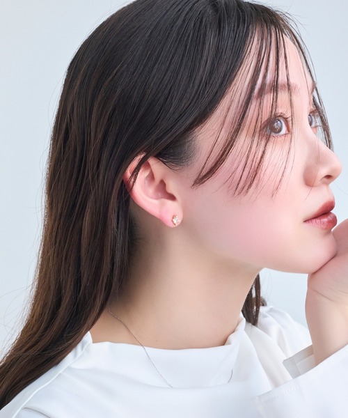 Phoebe(フィービィー)の「【金属アレルギー対応】クラシックビジューセラミックピアス(ピアス(両耳用)・レディース・ゴールド系2/ゴールド系1・FREE)」の7枚目の写真