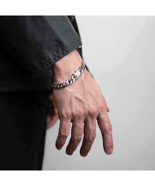 STUDIOUS（ステュディオス）の「【HASH./ハッシュ】Curve Chain Bracelet（バングル/リストバンド・メンズ・シルバー・FREE）」の2枚目の写真