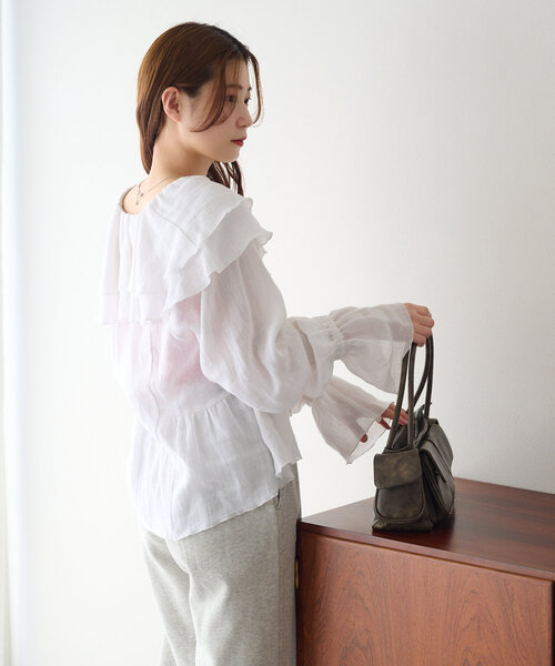Kastane(カスタネ)の「【新色追加】メッシュフリルブラウス(シャツ/ブラウス・レディース・ブラック/ホワイト/アイボリー/ネイビー・FREE)」の15枚目の写真
