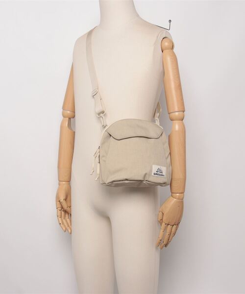 GREGORY(グレゴリー)の「トースティーショルダー TOASTY SHOULDER サンドベージュ(ショルダーバッグ・メンズ・サンドベージュ・ONE SIZE)」の3枚目の写真