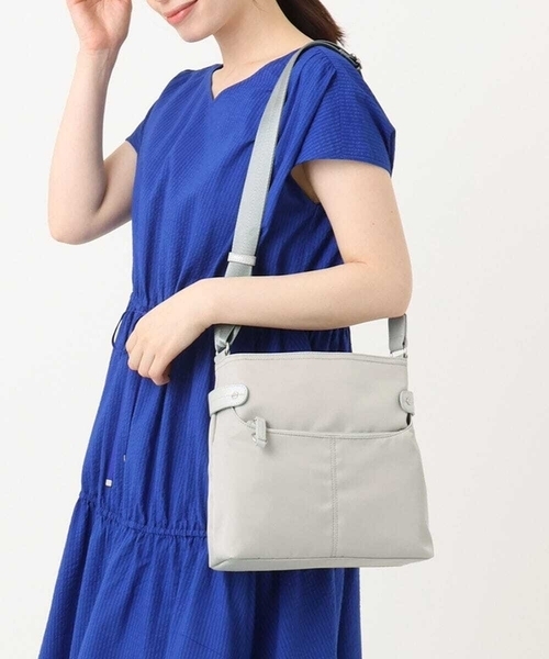 撥水/500g以下の軽量]アクセントレザースクエアショルダーバッグ