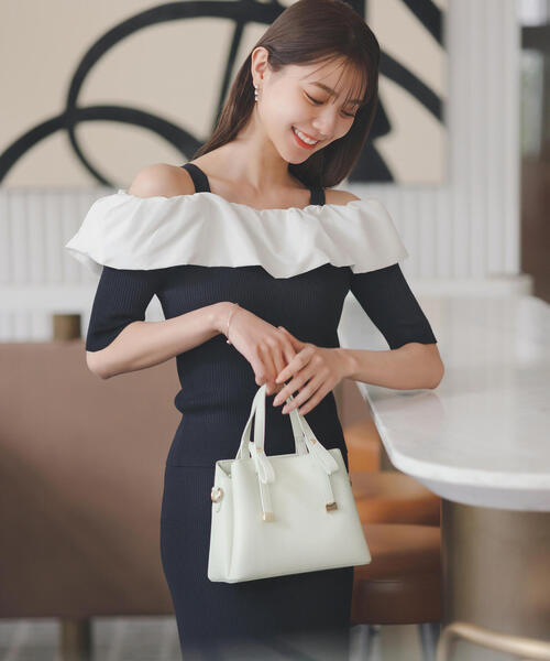 PROPORTION BODY DRESSING(プロポーションボディドレッシング)の「<E>オフショルフリルニットセットアップ / 1215147303(ワンピース・レディース・ブラック/グレー・SMALL/MEDIUM)」の5枚目の写真