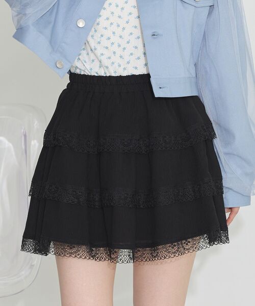 earth music&ecology（アースミュージックアンドエコロジー）の「ティアードレースミニスカート（スカート・レディース・ブラック/ホワイト・FREE）」の11枚目の写真