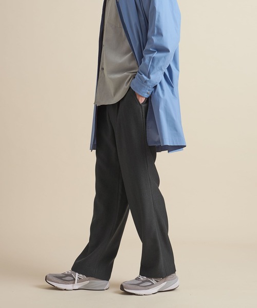 UNITED ARROWS（ユナイテッドアローズ）の「【マルチサイズ】ウールライク ストレート イージースラックス/パンツ ーセットアップ対応ー（スラックス・メンズ・ブラック/ダークグレー/ライトグレー/ネイビー/ダークブラウン/ブラウン/グレー・マルチサイズ）」の5枚目の写真