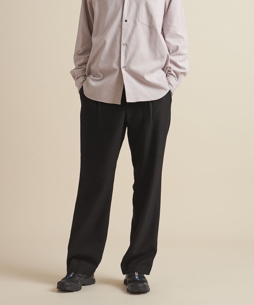 UNITED ARROWS（ユナイテッドアローズ）の「【マルチサイズ】ウールライク ストレート イージースラックス/パンツ ーセットアップ対応ー（スラックス・メンズ・ブラック/ダークグレー/ライトグレー/ネイビー/ダークブラウン/ブラウン/グレー・マルチサイズ）」の2枚目の写真