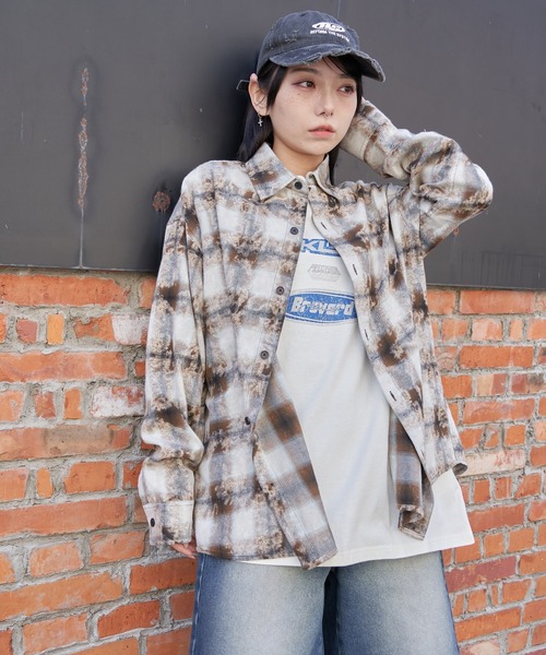 WEGO（ウィゴー）の「WEGO/ブリーチオンブレチェックシャツ（シャツ/ブラウス・メンズ・ブルー/ブラウン・FREE）」の2枚目の写真