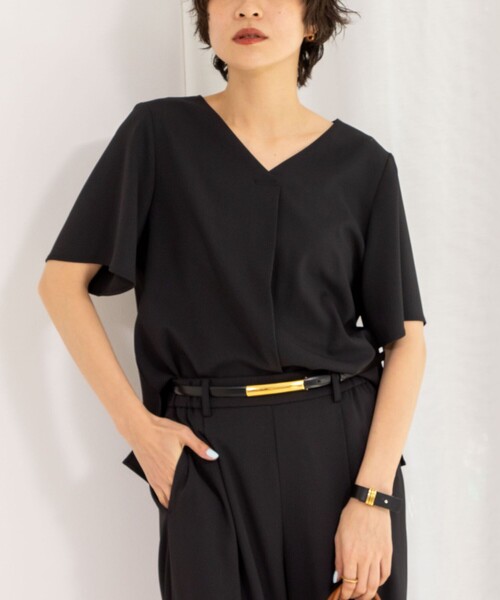 NOLLEY’S Sophi（ノーリーズソフィ）の「《セットアップ対応》ツイルVタックブラウス（シャツ/ブラウス・レディース・ブラック/チャコールグレー/ホワイト・36/38）」の2枚目の写真