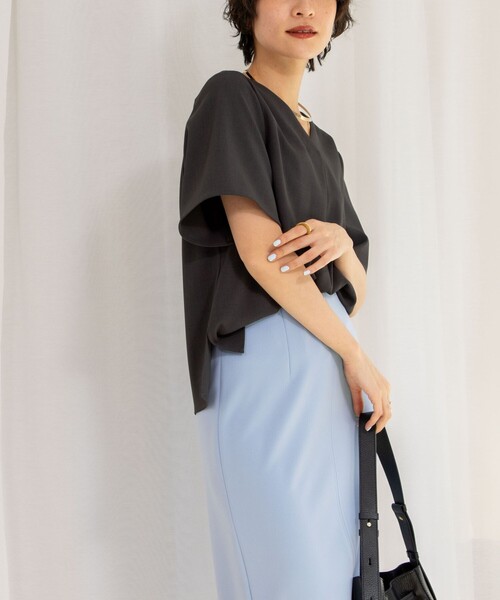 NOLLEY’S Sophi（ノーリーズソフィ）の「《セットアップ対応》ツイルVタックブラウス（シャツ/ブラウス・レディース・ブラック/チャコールグレー/ホワイト・36/38）」の16枚目の写真