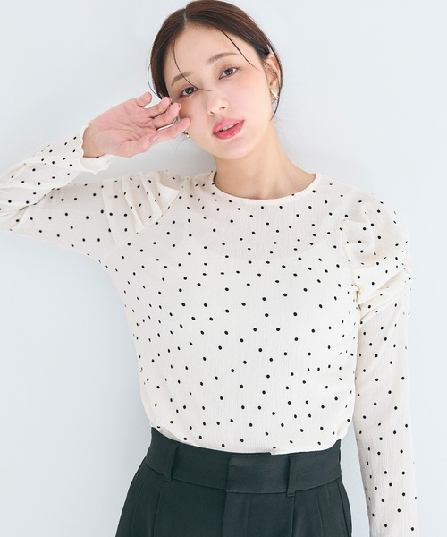 coca（coca）（コカ）の「クレープシャーリングパフスリーブトップス（Tシャツ/カットソー・レディース・アイボリー/ブラック/B/A/C/D/ドット/チャコール/グレイッシュベージュ・S/L/M）」の6枚目の写真