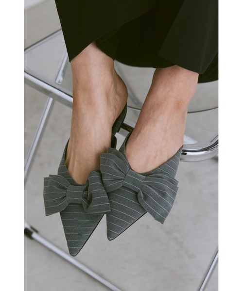 un/neu(アンノイ)の「ポインテッドストライプリボンミュール(パンプス・レディース・グレー/イエロー/ブラック・SMALL/MEDIUM/LARGE)」の15枚目の写真