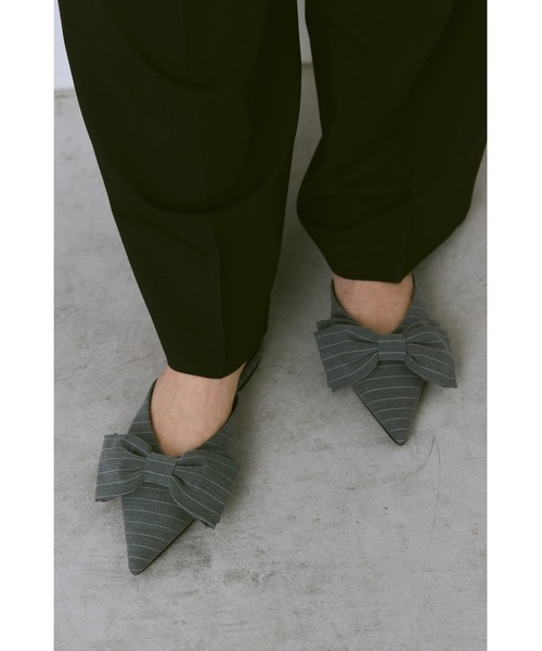 un/neu(アンノイ)の「ポインテッドストライプリボンミュール(パンプス・レディース・グレー/イエロー/ブラック・SMALL/MEDIUM/LARGE)」の20枚目の写真