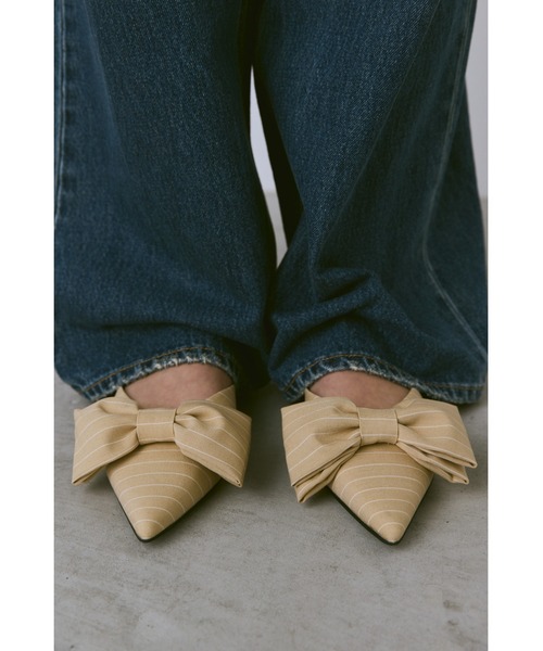 un/neu(アンノイ)の「ポインテッドストライプリボンミュール(パンプス・レディース・グレー/イエロー/ブラック・SMALL/MEDIUM/LARGE)」の5枚目の写真