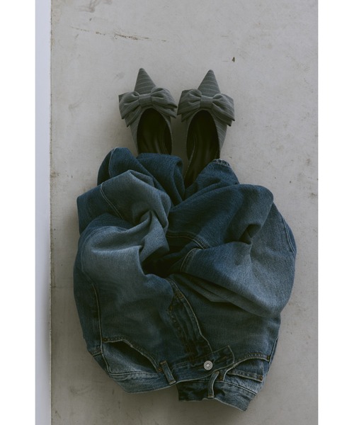 un/neu(アンノイ)の「ポインテッドストライプリボンミュール(パンプス・レディース・グレー/イエロー/ブラック・SMALL/MEDIUM/LARGE)」の13枚目の写真