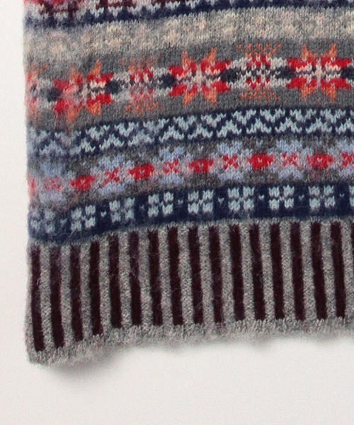 Jamieson's of Shetland(ジャミーソンズオブシェトランド)の「Jamieson's Knitwear × fennica / <Women's>Fair isle brush v-vest 2015AW(ニット/セーター・レディース・その他1・34)」の3枚目の写真