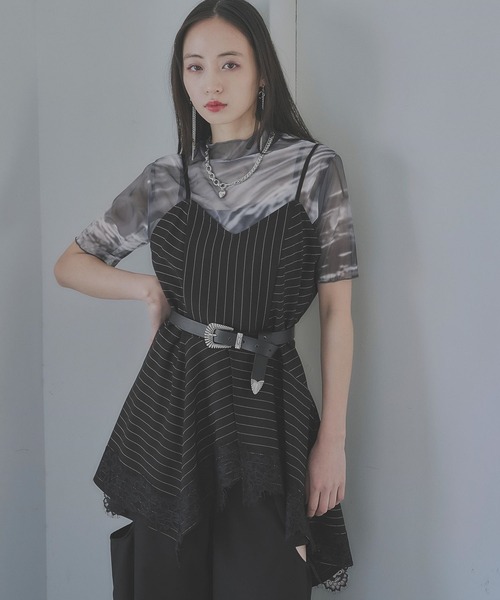 HARE（ハレ）の「レースドッキングキャミビスチェ(HARE)（キャミソール・レディース・グレイッシュベージュ/ブラック・FREE）」の3枚目の写真