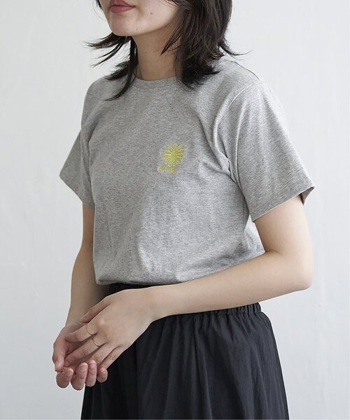 VENCEEXCHANGE(ヴァンスエクスチェンジ)の「天竺フラワー刺繍コンパクトTシャツ(Tシャツ/カットソー・レディース・オフホワイト/杢グレー/ブラック・FREE)」の3枚目の写真