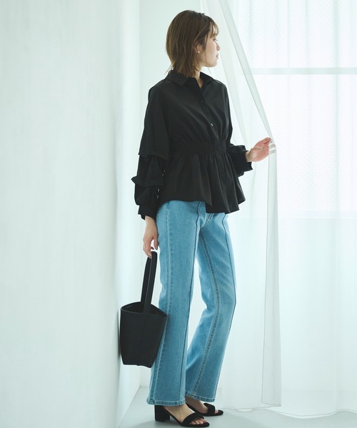 attiree(アティレー)の「シャーリングデザインシャツ(シャツ/ブラウス・レディース・ブルー/キャメル/ブラック/ホワイト・FREE)」の8枚目の写真