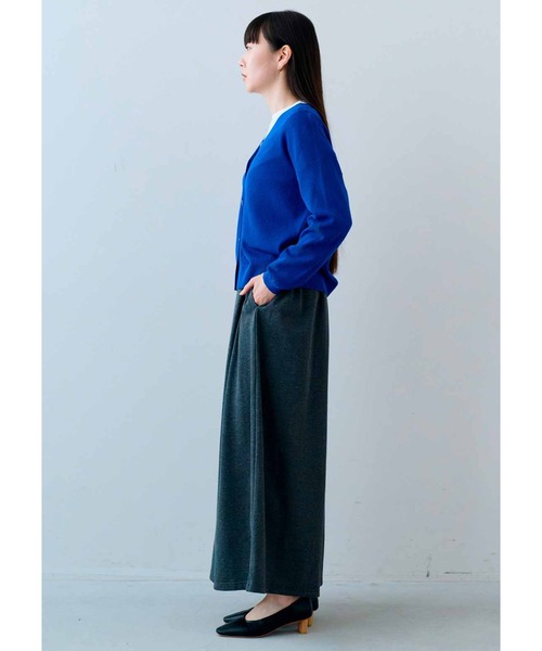 IEDIT(イディット)の「IEDIT UVカットがうれしい マンテルボタンでクラスアップがかなうカーディガン(カーディガン/ボレロ・レディース・ロイヤルブルー/ライトベージュ・M/L/LL/3L/4L/S)」の4枚目の写真