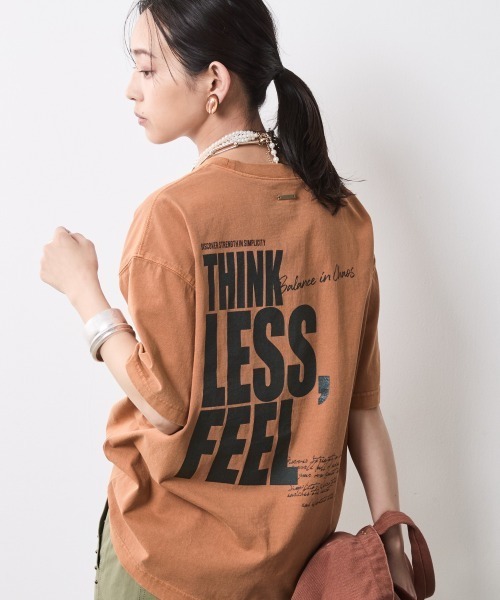 CHIC STYLE（シックスタイル）の「ピグメント染ロゴプリントTシャツ＜大きいサイズ有＞シックスタイル（Tシャツ/カットソー・レディース・ブラウン/チャコール・LL/3L/4L/5L/M/L）」の2枚目の写真