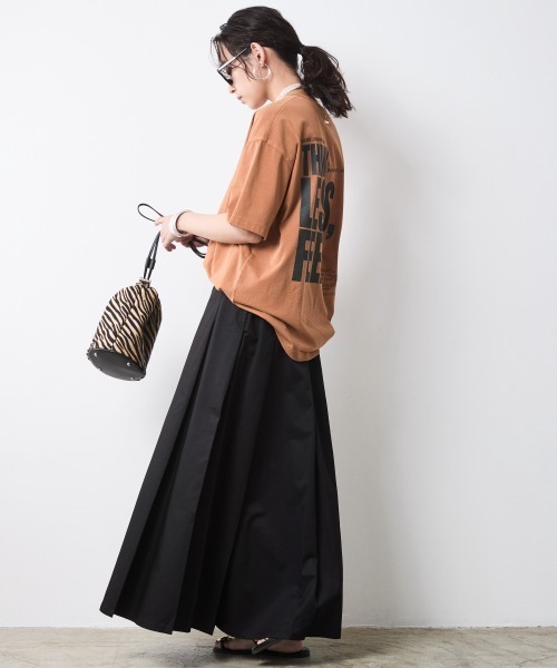 CHIC STYLE（シックスタイル）の「ピグメント染ロゴプリントTシャツ＜大きいサイズ有＞シックスタイル（Tシャツ/カットソー・レディース・ブラウン/チャコール・LL/3L/4L/5L/M/L）」の14枚目の写真