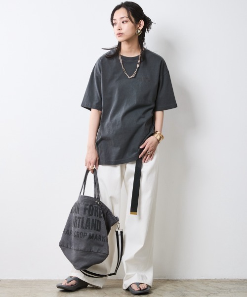 CHIC STYLE（シックスタイル）の「ピグメント染ロゴプリントTシャツ＜大きいサイズ有＞シックスタイル（Tシャツ/カットソー・レディース・ブラウン/チャコール・LL/3L/4L/5L/M/L）」の16枚目の写真