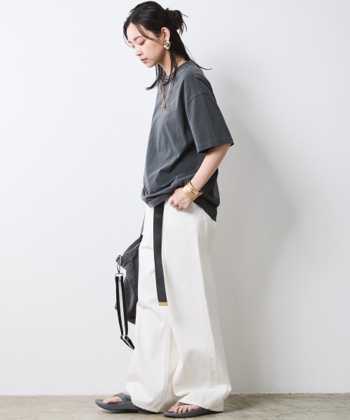 CHIC STYLE（シックスタイル）の「ピグメント染ロゴプリントTシャツ＜大きいサイズ有＞シックスタイル（Tシャツ/カットソー・レディース・ブラウン/チャコール・LL/3L/4L/5L/M/L）」の17枚目の写真