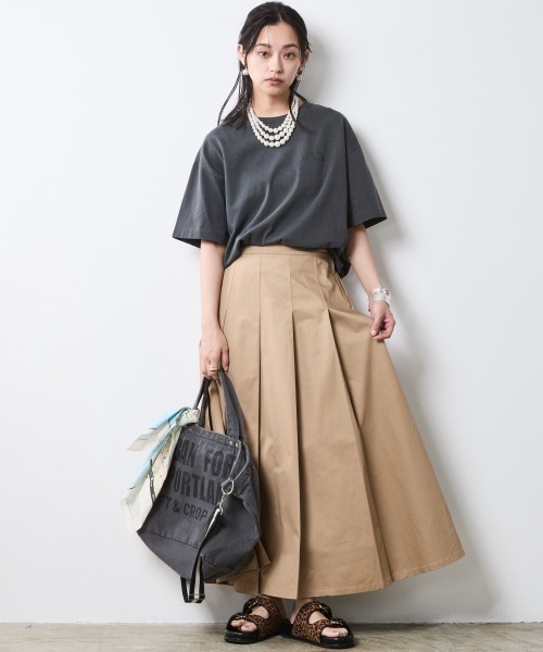 CHIC STYLE（シックスタイル）の「ピグメント染ロゴプリントTシャツ＜大きいサイズ有＞シックスタイル（Tシャツ/カットソー・レディース・ブラウン/チャコール・LL/3L/4L/5L/M/L）」の22枚目の写真