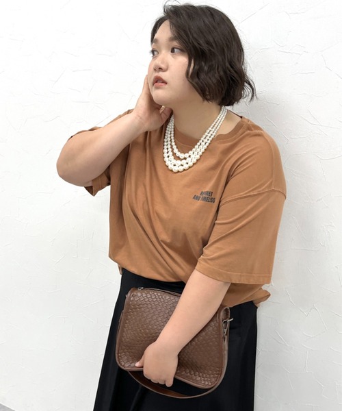CHIC STYLE（シックスタイル）の「ピグメント染ロゴプリントTシャツ＜大きいサイズ有＞シックスタイル（Tシャツ/カットソー・レディース・ブラウン/チャコール・LL/3L/4L/5L/M/L）」の11枚目の写真