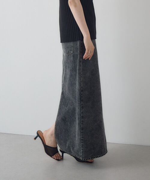 kivi(キヴィ)の「chemical denim SK(デニムスカート・レディース・ブラック/ブルー・MEDIUM/LARGE)」の5枚目の写真