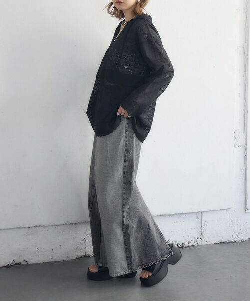 kivi(キヴィ)の「chemical denim SK(デニムスカート・レディース・ブラック/ブルー・MEDIUM/LARGE)」の8枚目の写真