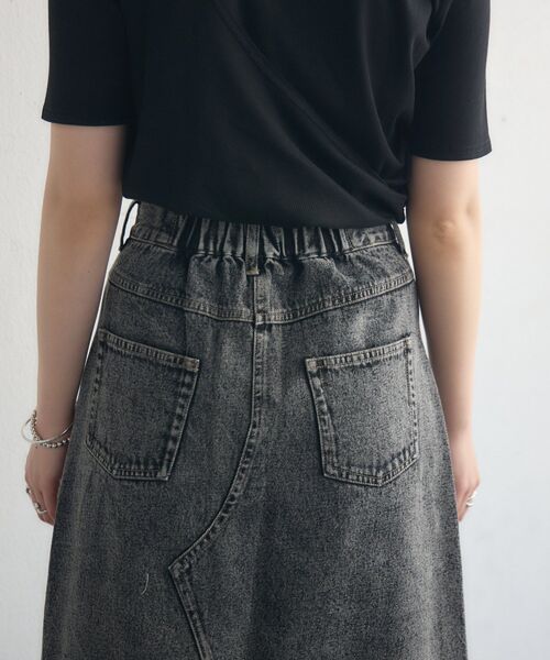 kivi(キヴィ)の「chemical denim SK(デニムスカート・レディース・ブラック/ブルー・MEDIUM/LARGE)」の12枚目の写真