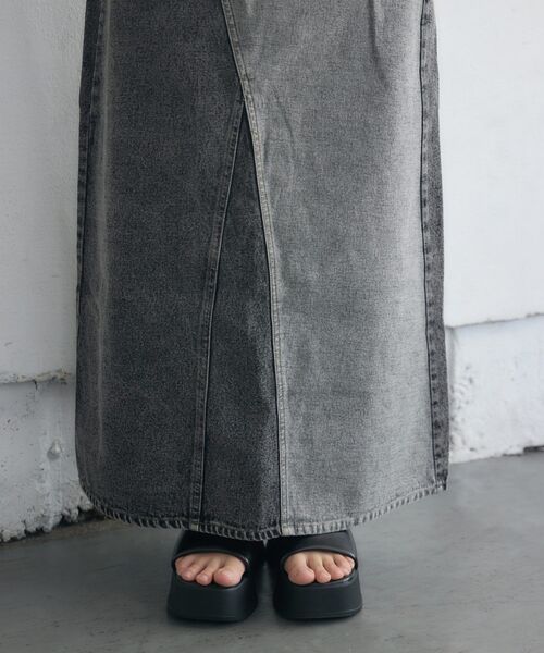 kivi(キヴィ)の「chemical denim SK(デニムスカート・レディース・ブラック/ブルー・MEDIUM/LARGE)」の13枚目の写真