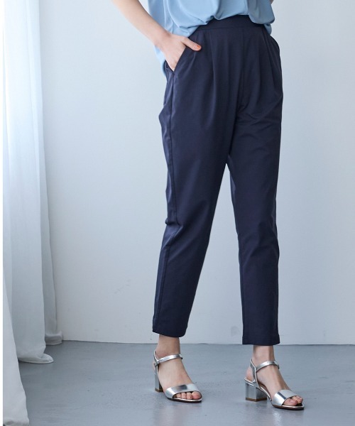 SMILE LAND（スマイルランド）の「＜大きいサイズ＞２４時間ずっと快適かるスルーメッシュテーパードパンツ（吸汗速乾・イージーケア・ＵＶカット）（セットアップ可能）（スラックス・レディース・ブラック/ネイビー/モカ・L/LL/3L/4L/5L）」の7枚目の写真