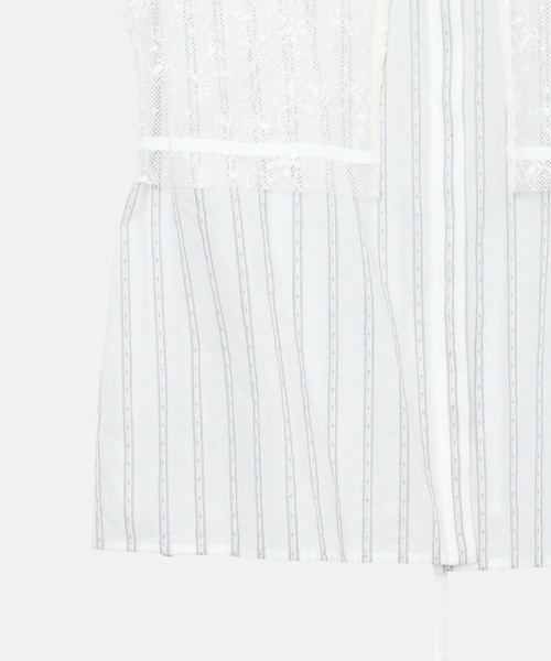 LE CIEL BLEU(ルシェルブルー)の「ストライプスリーブレスシャツウィズレースビブ / Striped Sleeveless Shirt with Lace Bib(シャツ/ブラウス・レディース・ブラック/オフホワイト・36)」の11枚目の写真