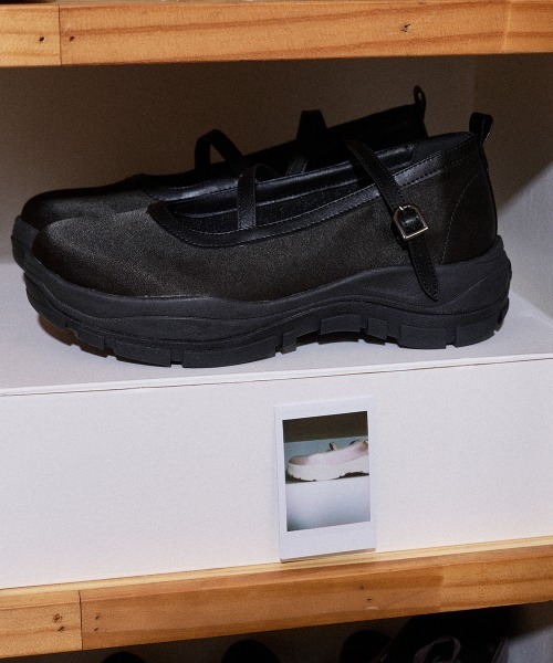 ROCKFISH WEATHERWEAR(ロックフィッシュウェザーウェア)の「FLATFORM Z-STRAP MARYJANE(スニーカー・レディース・ブラック/グレー/ベージュ/ピンク・24.5cm/24.0cm/23.5cm/23.0cm/25.0cm)」の12枚目の写真