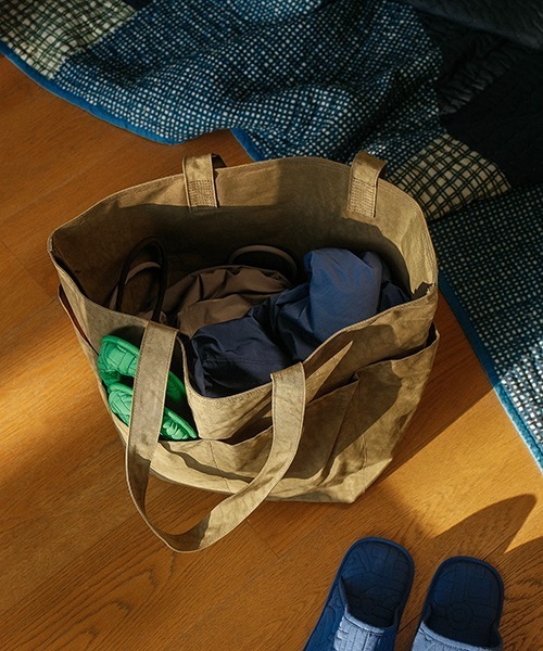 JNBY(ジェーエヌビーワイ)の「HOME Reversible Daily Tote / リバーシブルトートバッグ(トートバッグ・レディース・ベージュ/イエロー/グリーン・ONE SIZE)」の8枚目の写真