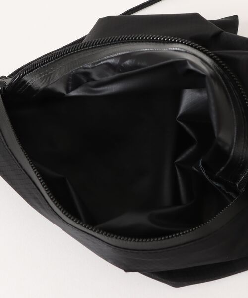 Speedo(スピード)の「【Speedo(スピード)】Voyage Mesh Big Tote(トートバッグ・レディース・ブラック/オフホワイト・FREE)」の7枚目の写真