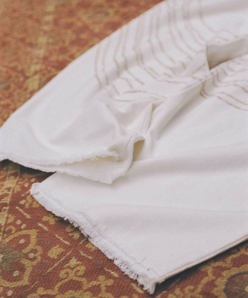 LIDNM（リドム）の「Embroidery Trousers by Julien Villevoye（スラックス・メンズ・ホワイト系その他・LARGE/MEDIUM/SMALL）」の5枚目の写真